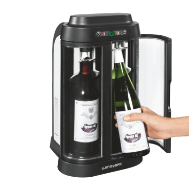 Wine Art – מקרר קטן לאחסון 2 בקבוקי יין פתוחים, מעוצב בסגנון אלגנטי ומשתלב במטבח מודרני עם גישה נוחה למזיגה.